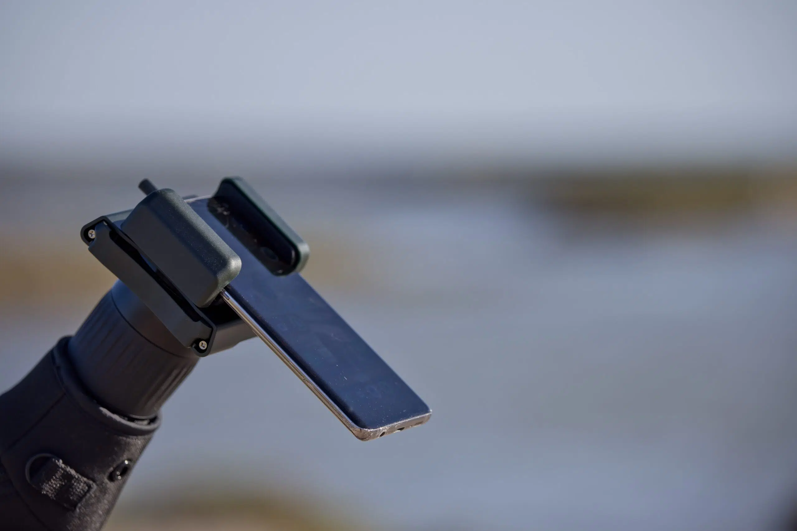 DOF BirdLife Digiscoping adapter i brug 1