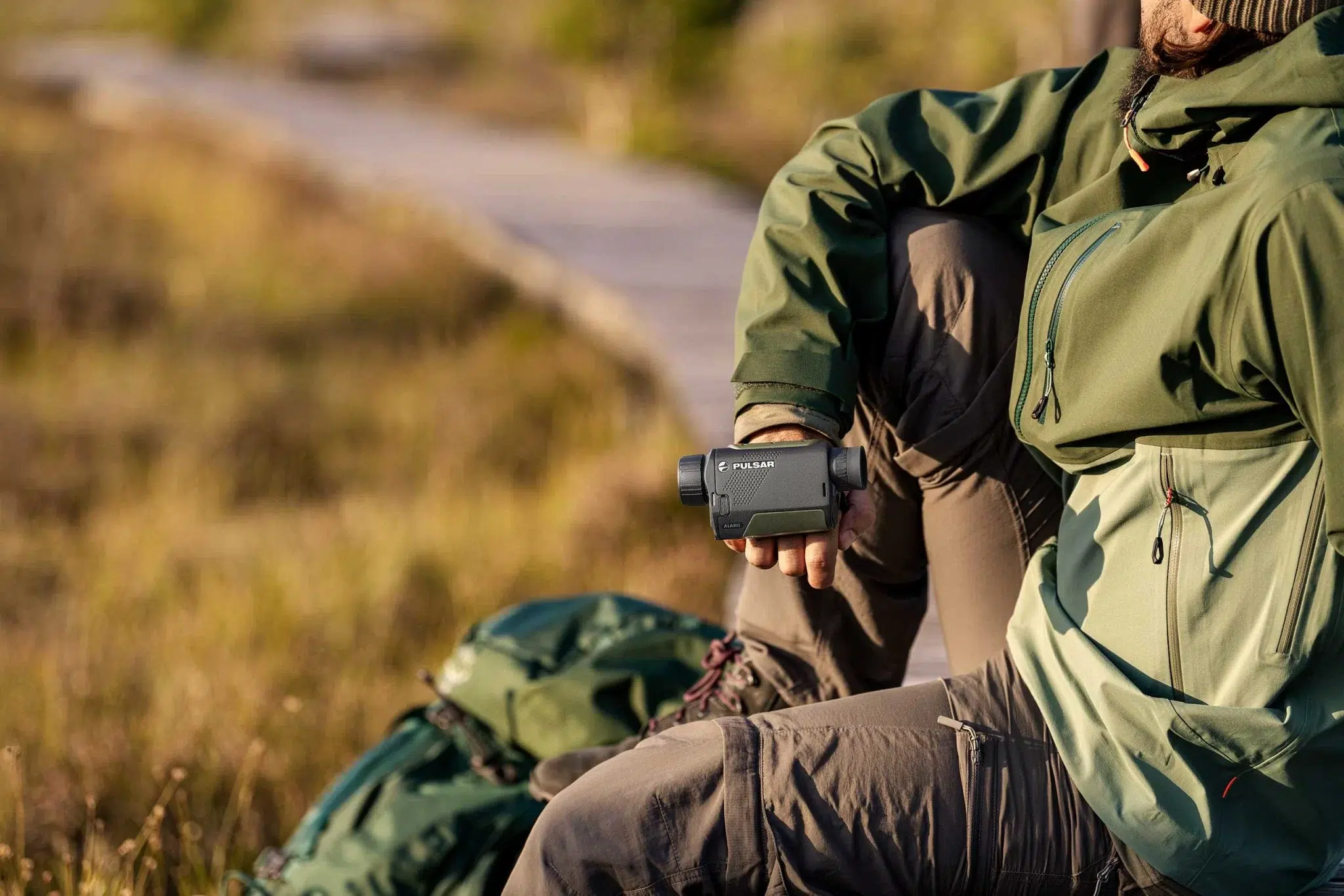 Pulsar Alaris XQ30 Termisk spotter lifestyle 2